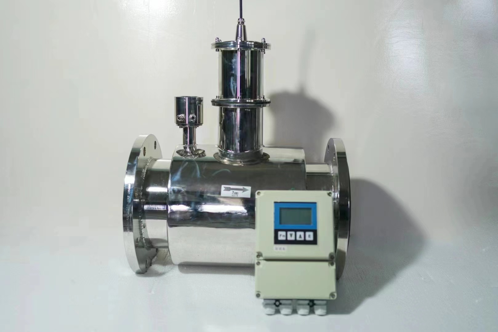 非滿管電磁流量計(jì)：突破滿管限制，精準(zhǔn)計(jì)量